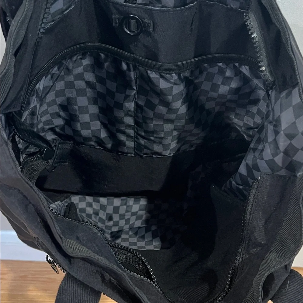 Thread Utility Black Tote Bag - Picture 2 of 4